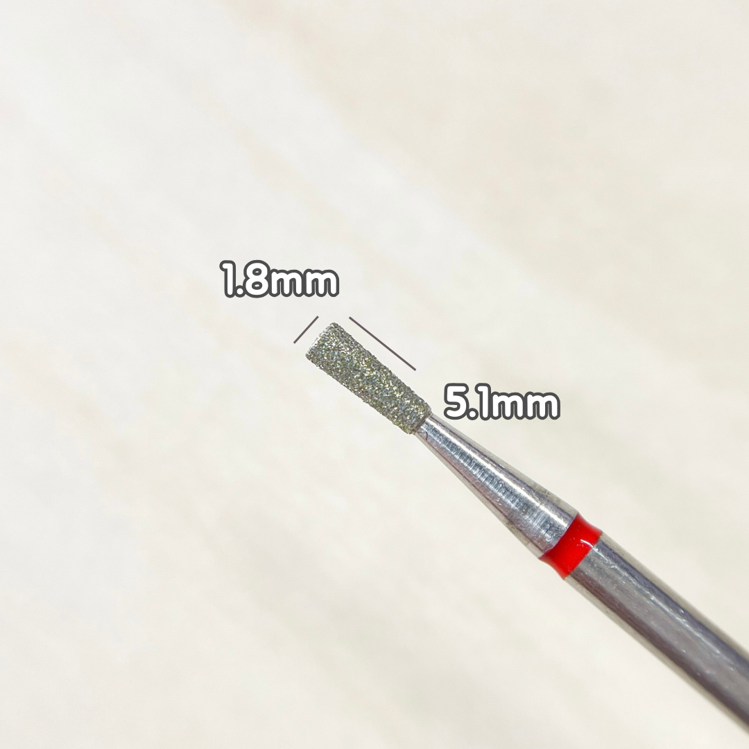 The inverted cone-shaped nail grinding head is easy to use on both sides of the nail groove
