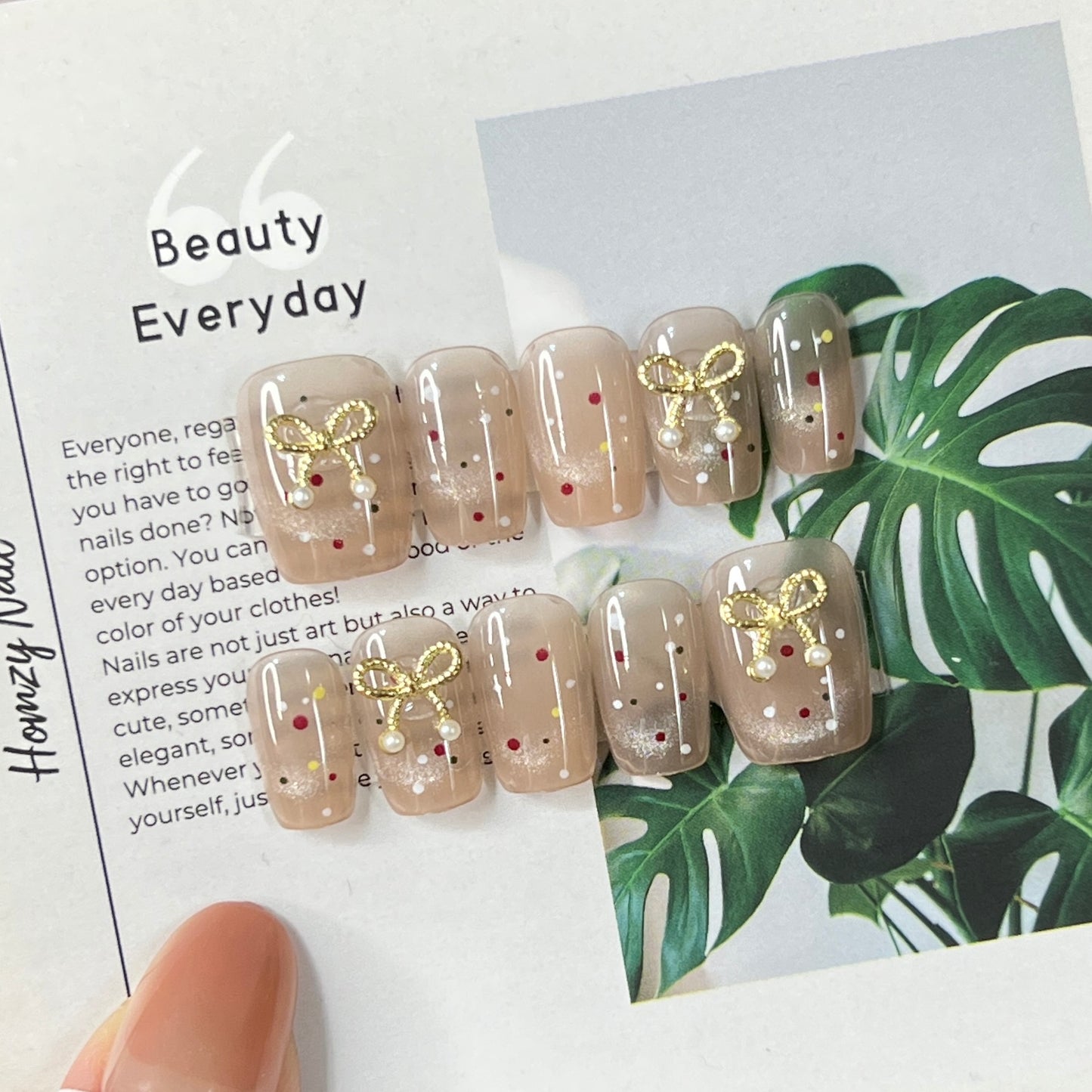 Spot selected wearable nails cute dots bow sweet girl short ladder nails