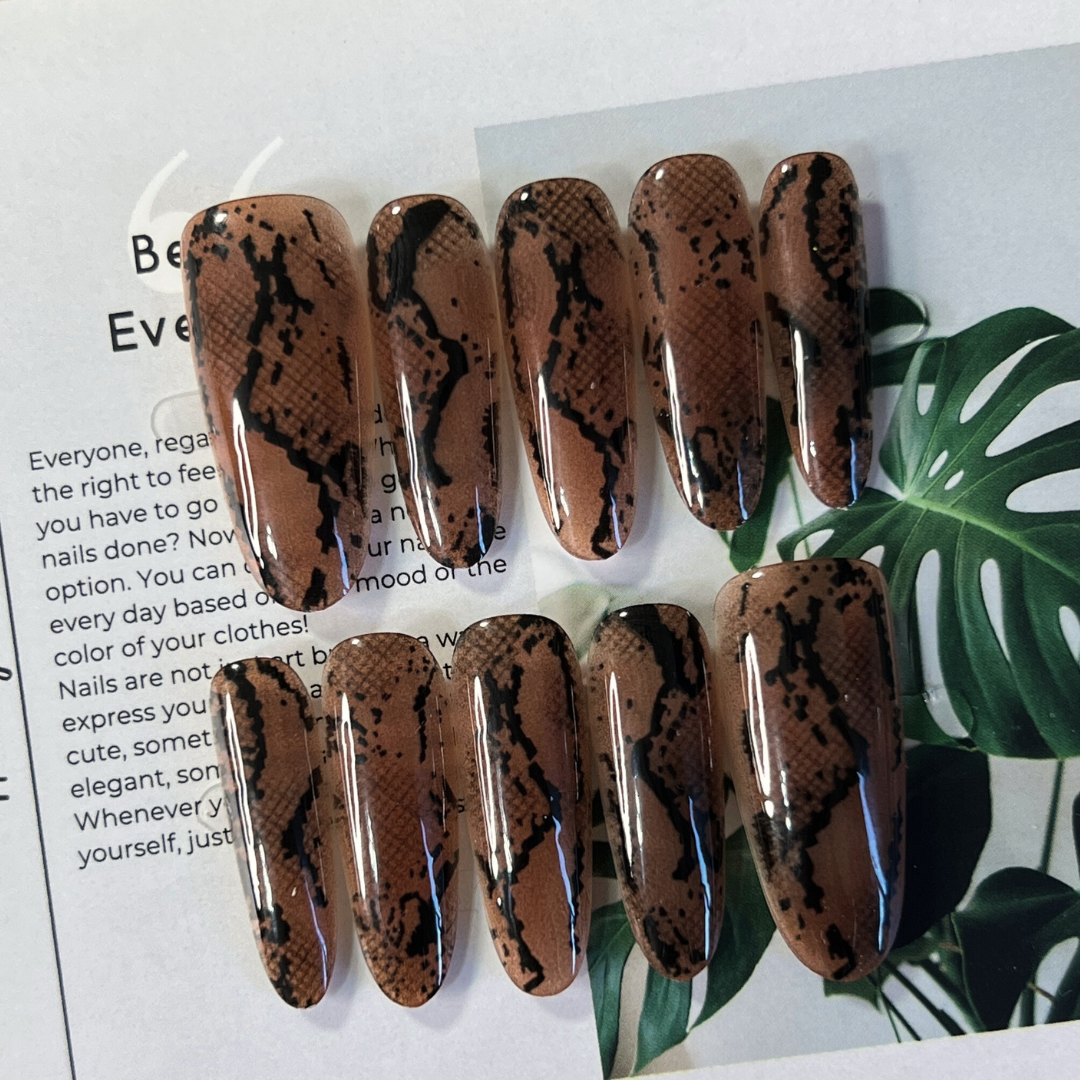 現貨嚴選穿戴甲 御姐豹紋高級感 中長橢 拒絕當甜妹！就選這款！