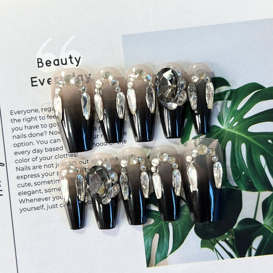 現貨嚴選穿戴甲 酷黑漸層鑽 中長梯 適合又辣又酷的女孩🖤