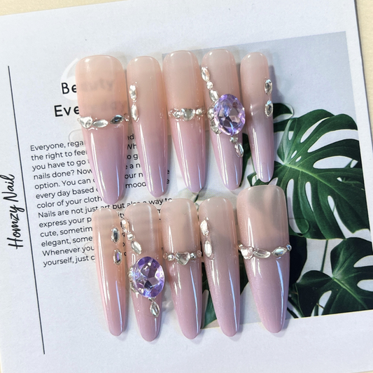 現貨嚴選穿戴甲 輕奢芋泥鑽鑽長尖甲 喜歡華麗款不能錯過它！舉手投足都好亮！