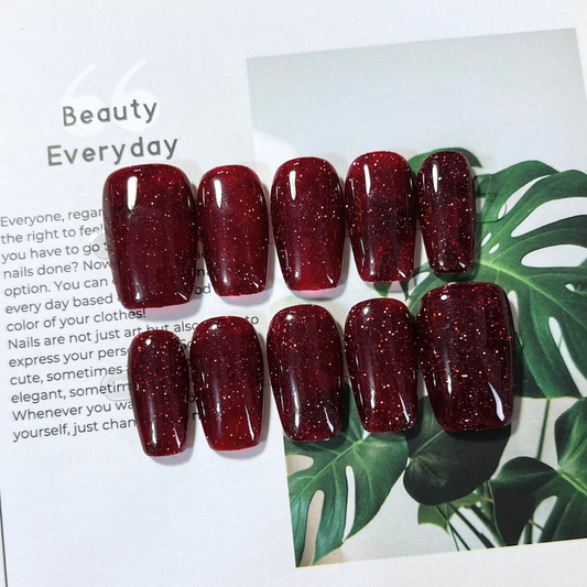 現貨M 美甲師手作穿戴甲 聖誕節到過年都可以用的深紅色 自帶閃耀粉 超人氣此度短梯甲❤️