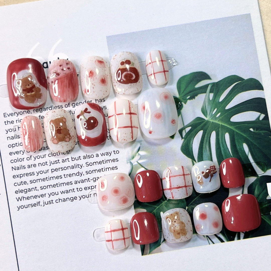 親子穿戴甲(大人+小孩=兩副) 熊熊蛋糕格子童趣甲 短圓甲和兒童迷你甲 適合日常的長度最方便❤️