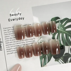 現貨嚴選穿戴甲 超好看！碎鑽冰美式 質感咖啡漸層超短梯