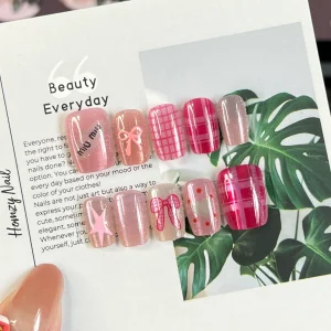 現貨嚴選穿戴甲 芭比專用可愛桃粉格子短梯甲