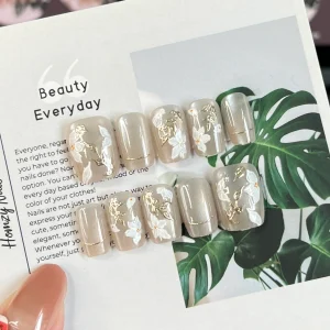 現貨嚴選穿戴甲 立體浮雕貴氣花花短梯甲