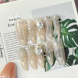 現貨嚴選穿戴甲 華麗大鑽貓眼長杏仁甲